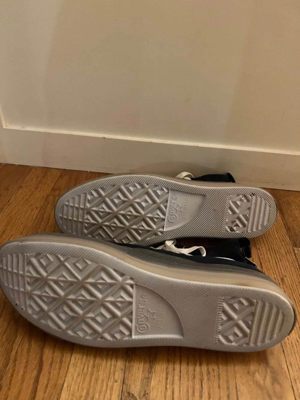 NWOT Converse Chuck Taylor High Tops - Picture 2 of 5